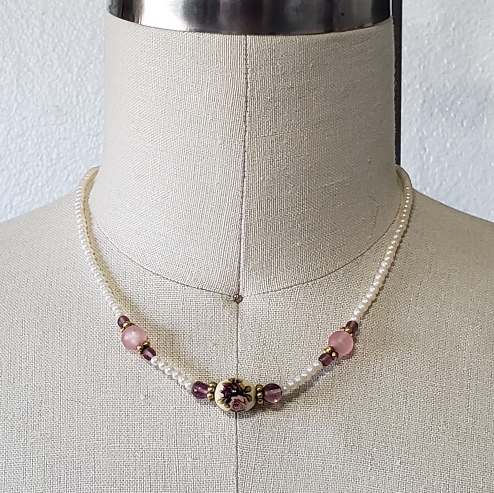 Pinks and Pearl Floral Beaded necklace